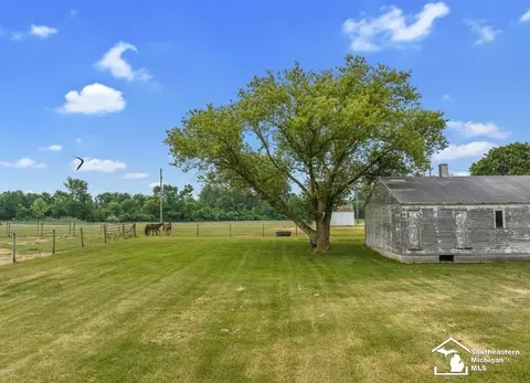 Exterior - 187 E Newburg, Carleton, MI 48117 photo 3 of 5
