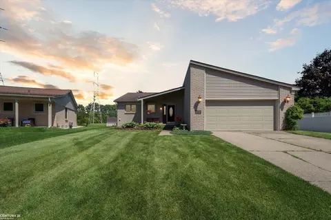 40302 Shakespeare, Sterling Heights, MI 48313