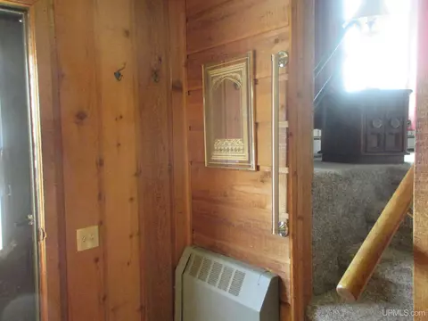 Entry Way - 507 E Pierce, Wakefield, MI 49968 photo 1 of 1