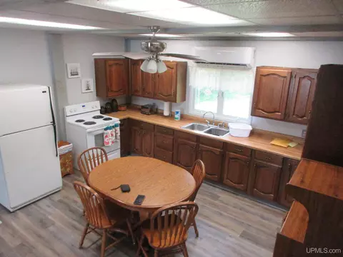 Kitchen - 507 E Pierce, Wakefield, MI 49968 photo 2 of 2