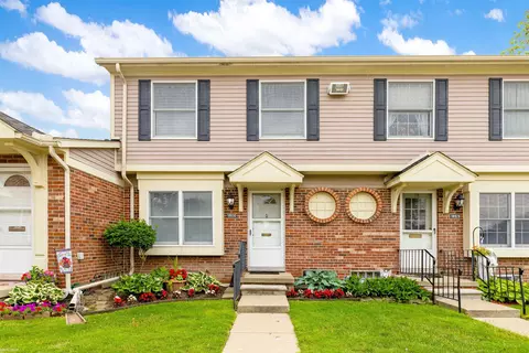 19930 Great Oaks N, Clinton Township, MI 48036