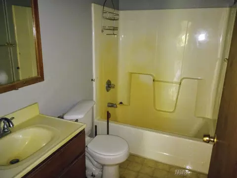 Bath - 515 S Hawkins, Gladwin, MI 48624 photo 1 of 1