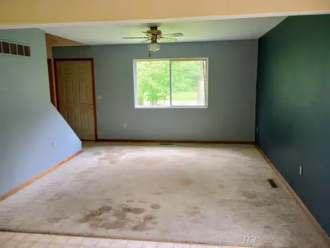 Living - 515 S Hawkins, Gladwin, MI 48624 photo 1 of 2