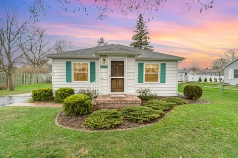 1093 N Scheurmann, Essexville, MI 48732