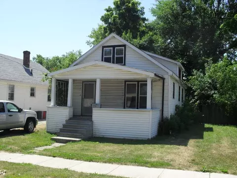 142 E Belvidere, Flint, MI 48503