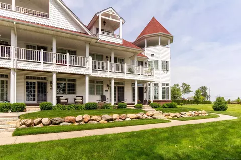 9978 Tashmoo, Algonac, MI 48001