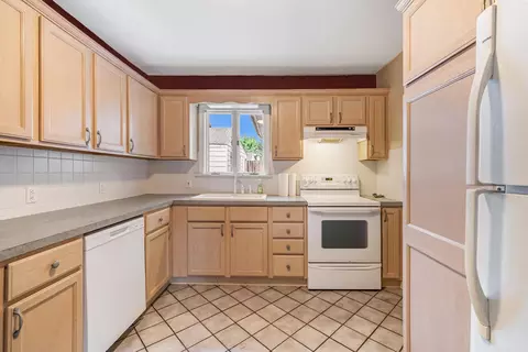 Kitchen - 320 Commonwealth, Flint, MI 48503 photo 1 of 2