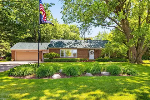 37130 Moravian Dr, Clinton Township, MI 48036