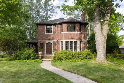 905 Pemberton, Grosse Pointe Park, MI 48230