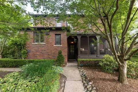 905 Pemberton, Grosse Pointe Park, MI 48230 photo 2