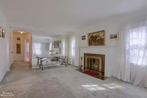 1388 Vernier Rd, Grosse Pointe Woods, MI 48236 photo 2