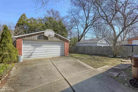 1388 Vernier Rd, Grosse Pointe Woods, MI 48236 photo 25