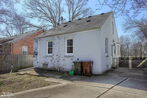 1388 Vernier Rd, Grosse Pointe Woods, MI 48236 photo 23