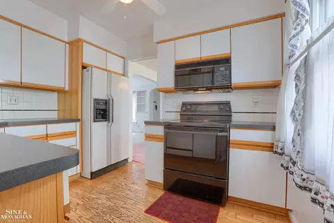 1388 Vernier Rd, Grosse Pointe Woods, MI 48236 photo 7