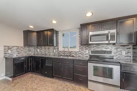 Kitchen - 11057 Maple, Birch Run, MI 48415 photo 2 of 3