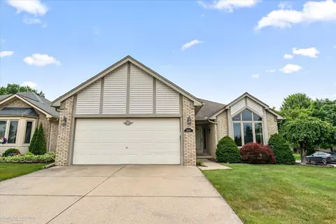 36424 Harness Cir, Clinton Township, MI 48035