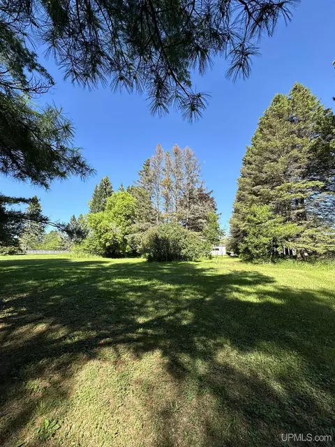 10569 S 75, Rapid River, MI 49878 photo 28