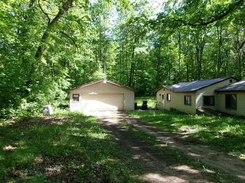379 E Clarence, Harrison, MI 48625 photo 3