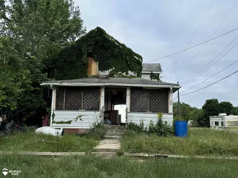 952 Knapp, Flint, MI 48503 photo 2