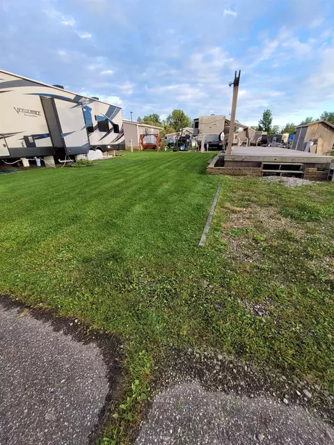 831 S Main St Sleepy Oaks UNIT 236, Au Gres, MI 48703 photo 2