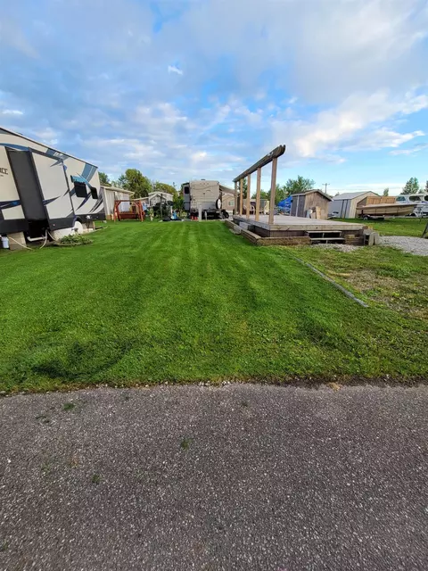 831 S Main St Sleepy Oaks UNIT 236, Au Gres, MI 48703