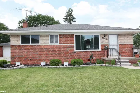 27299 Floral, Roseville, MI 48066