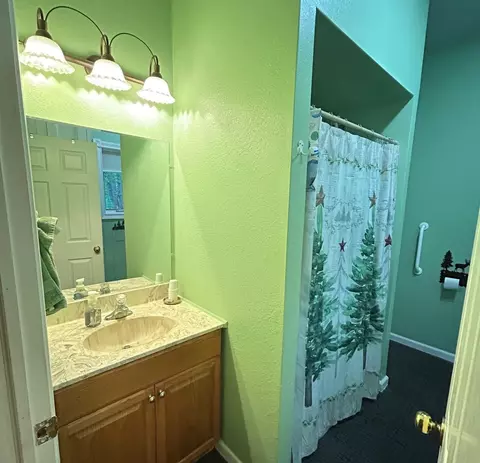 Bath - 1702 Martin, Gladwin, MI 48624 photo 1 of 2