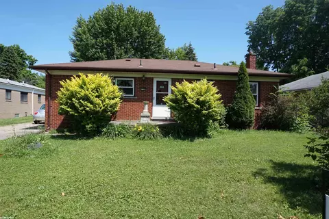 27380 Maple, Roseville, MI 48066