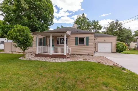 915 W Maple, Adrian, MI 49221 photo 2