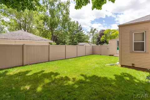 915 W Maple, Adrian, MI 49221 photo 18