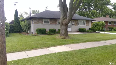 340 Donnalee, Monroe, MI 48162 photo 2