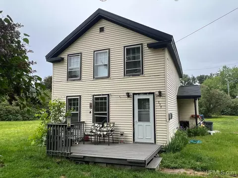 239 W Fairbanks, Marquette, MI 49855
