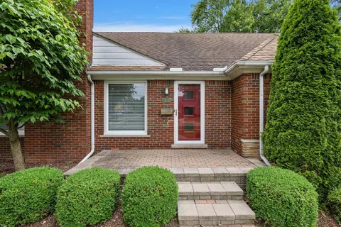 1437 Torrey, Grosse Pointe Woods, MI 48236 photo 6