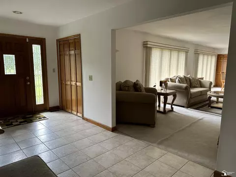 Entry Way - 14449 Timbers, Carleton, MI 48117 photo 2 of 2