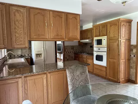 Kitchen - 14449 Timbers, Carleton, MI 48117 photo 2 of 3
