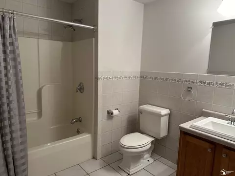 Bath - 14449 Timbers, Carleton, MI 48117 photo 3 of 6