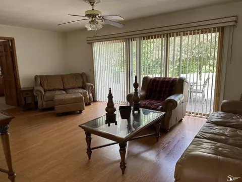Living - 14449 Timbers, Carleton, MI 48117 photo 4 of 8