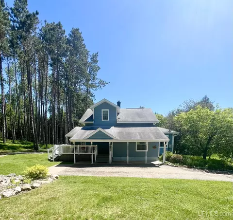 4971 N County Road 607, Iron Mountain, MI 49801