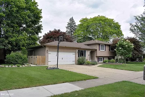 5844 Patterson, Troy, MI 48085 photo 2