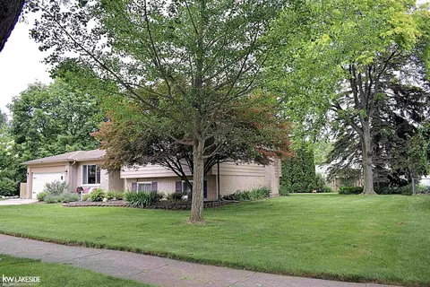 5844 Patterson, Troy, MI 48085 photo 3