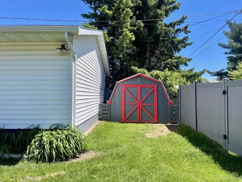 640 Iron, Ishpeming, MI 49849 photo 11