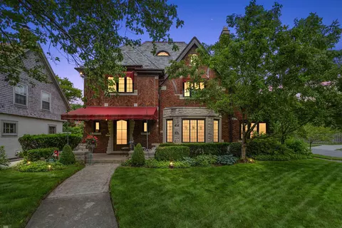 1104 Yorkshire, Grosse Pointe Park, MI 48230