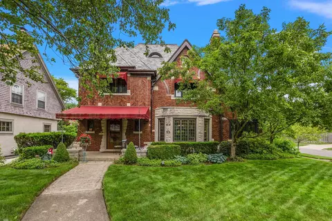 1104 Yorkshire, Grosse Pointe Park, MI 48230 photo 2