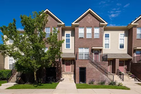 1411 Parkcrest, Waterford, MI 48327