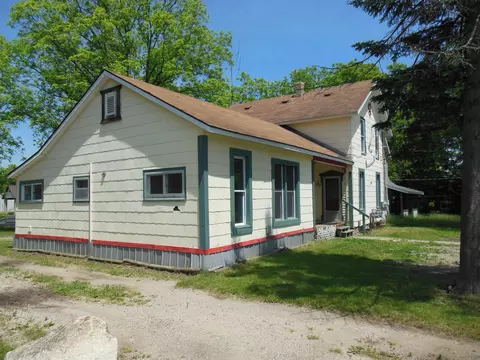 241 E Oak, Harrison, MI 48625 photo 3