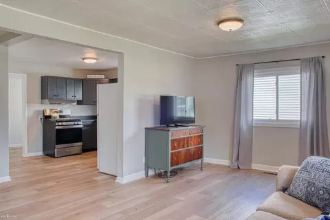 Living - 621 Grover, Owosso, MI 48867 photo 2 of 2