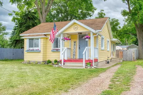 Exterior - 621 Grover, Owosso, MI 48867 photo 1 of 2