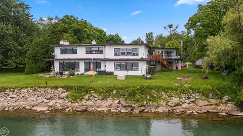 10245 Dixie, Ira, MI 48023