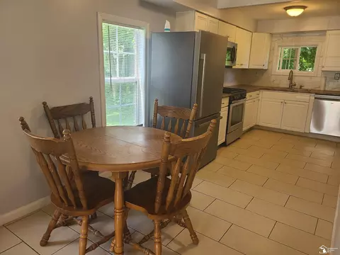 Dining - 3129 Maplewood, Monroe, MI 48162 photo 1 of 1