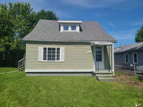 Exterior - 3129 Maplewood, Monroe, MI 48162 photo 2 of 7